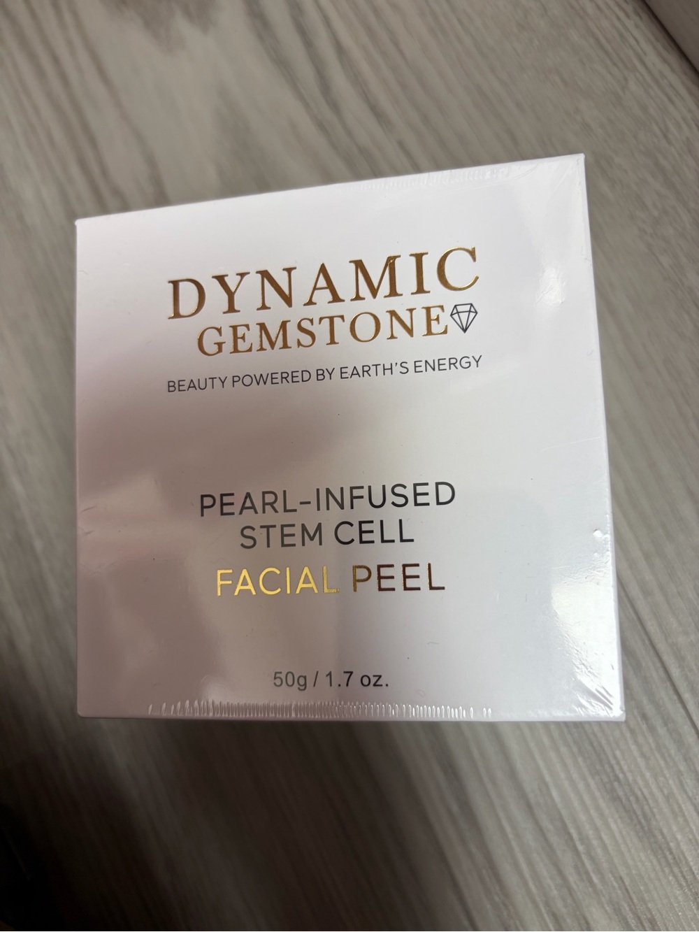 DYNAMIC GEMSTONE Pearl-Infused Stem Cell Facial Peel - White/Gold